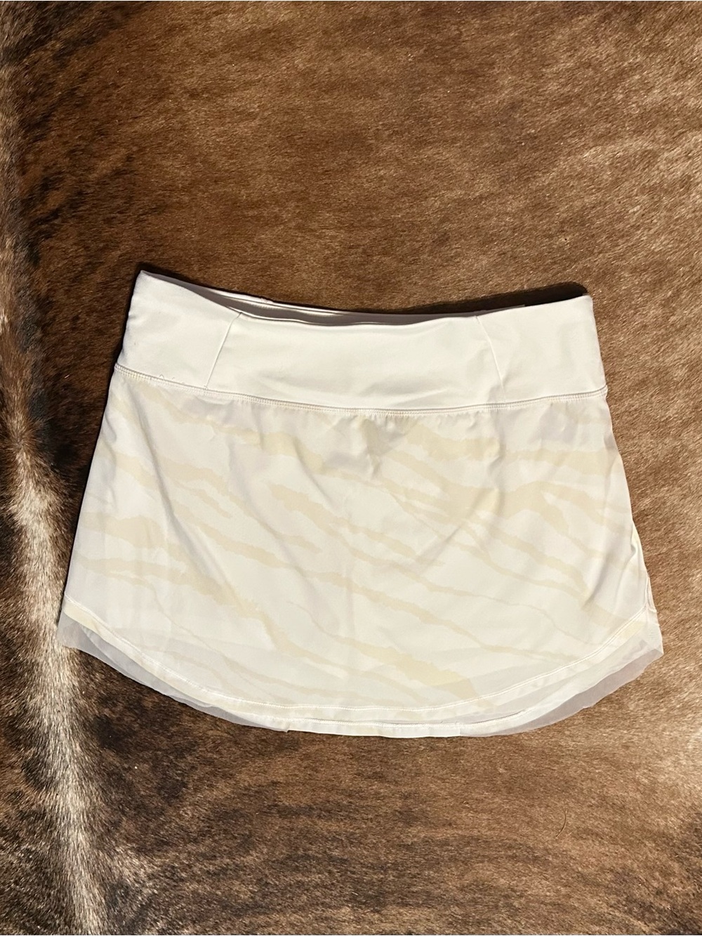 CALIA by Carrie Underwood White Cream Athletic Skort With Subtle Zebra Pattern